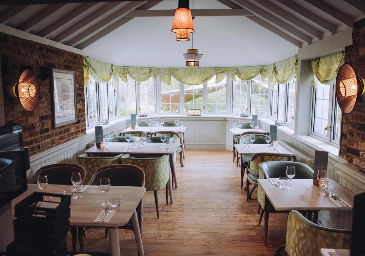 The Drummond At Albury Guildford Exteriér fotografie