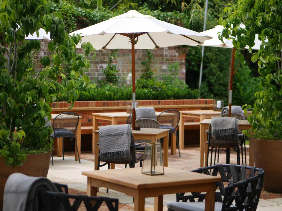 The Drummond At Albury Guildford Exteriér fotografie