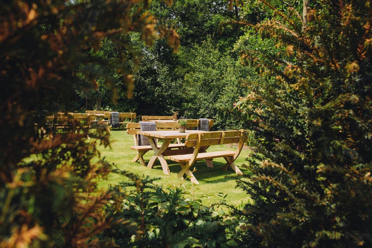 The Drummond At Albury Guildford Exteriér fotografie