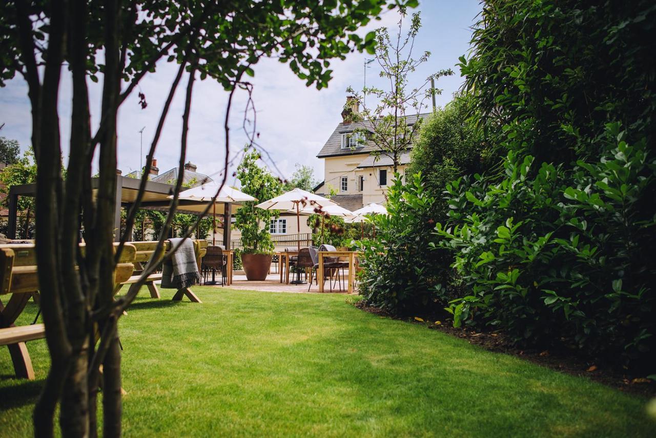 The Drummond At Albury Guildford Exteriér fotografie