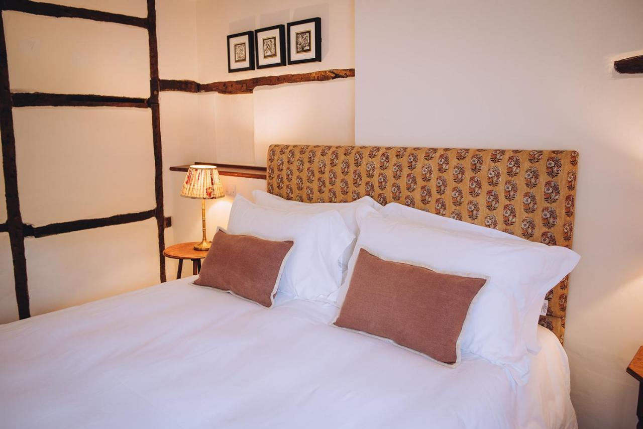 The Drummond At Albury Guildford Exteriér fotografie