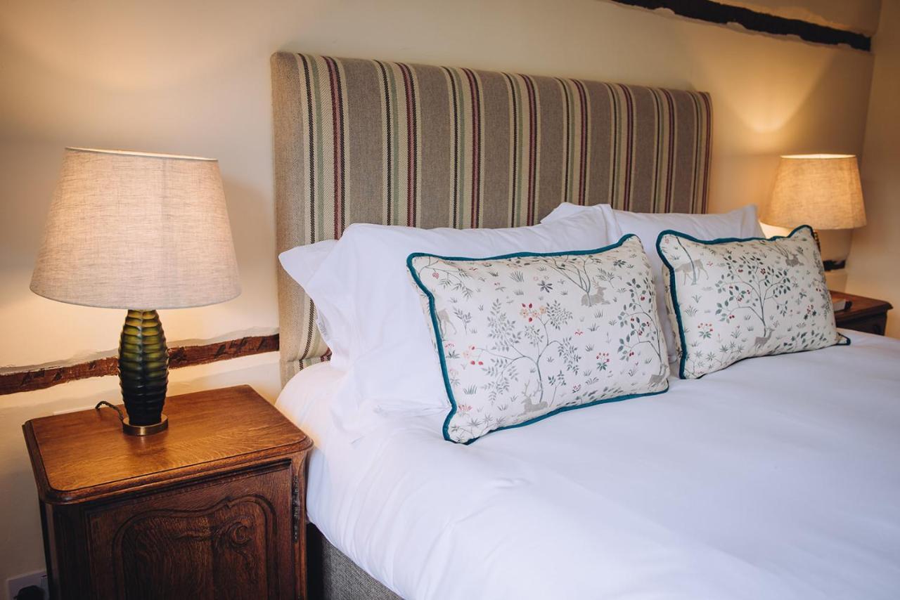 The Drummond At Albury Guildford Exteriér fotografie