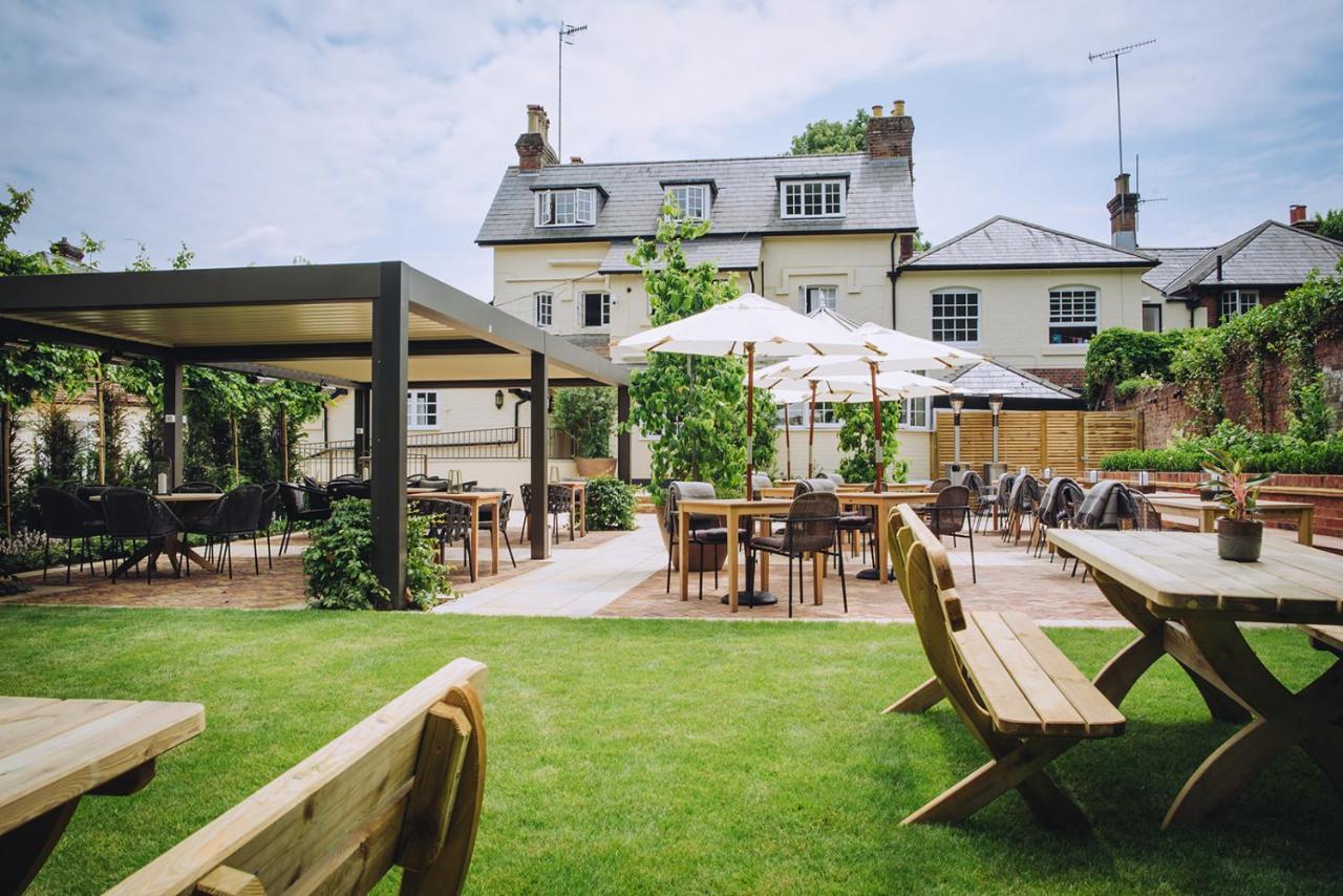 The Drummond At Albury Guildford Exteriér fotografie