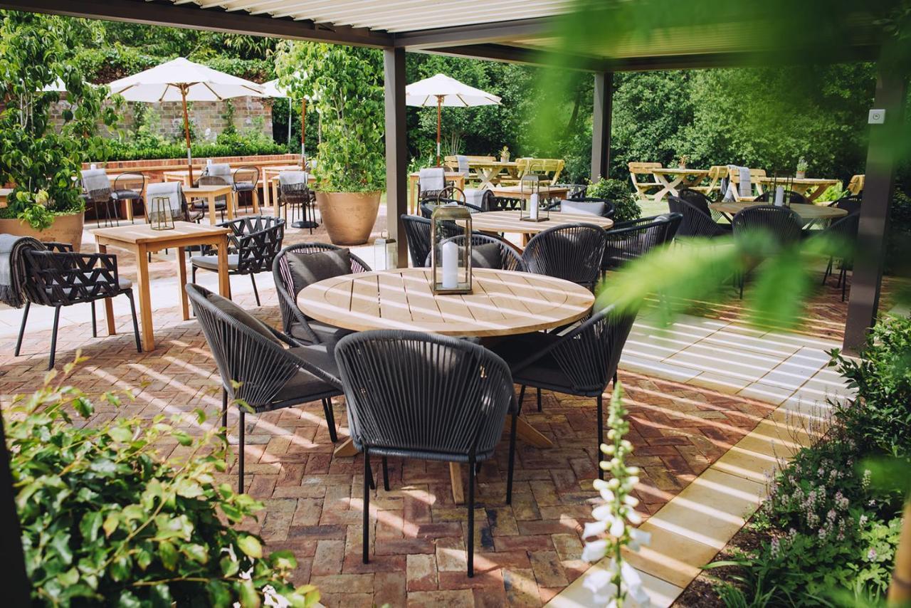 The Drummond At Albury Guildford Exteriér fotografie